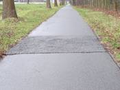 Bild 2: Die Qualität von Reparaturstellen an Fahrbahnen ist im Regelfall wesentlich besser Bild 2: Die Qualität von Reparaturstellen an Fahrbahnen ist im Regelfall wesentlich besser