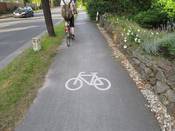 Bild 8: ... darf der Radweg weder von Radfahrern ...