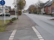 Bild 2: ... oder linken (Rad-) Gehweg benutzen Bild 2: ... oder linken (Rad-) Gehweg benutzen