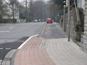 Bild 1: Der getrennte Rad- Gehweg und im weiteren Verlauf der Gehweg ist zunächst nicht benutzungspflichtig Bild 1: Der getrennte Rad- Gehweg und im weiteren Verlauf der Gehweg ist zunächst nicht benutzungspflichtig