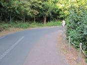 Bild 4:Die Sichtverhältnisse auf den Gegenverkehr sind unzureichend.