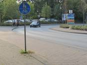 Bild 7: Ab der Einmündung Friedrichsdorfer Straße ist der Weg auch in Gegenrichtung benutzungspflichtig