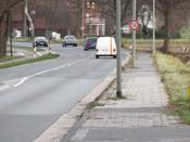 Bild 3: ... ist sehr schmal ... Bild 3: ... ist sehr schmal ...