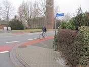 Bild 1: Der Rad- Gehweg ist nicht weit genug einsehbar