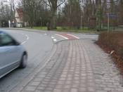 Bild 1: Schon hier sollte auf das Radwegende hingewiesen werden