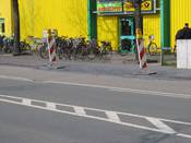 Bild 6: Im April 2012 wurde der Bordstein abgesenkt Bild 6: Im April 2012 wurde der Bordstein abgesenkt