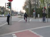 Bild 1: Für Radfahrer gibt es eigene Signalgeber. Die Schaltzeiten sind aber mit denen für die Fußgänger identisch.