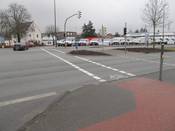 Bild 4: ... und könnten Radfahrer und Fußgänger übersehen, die bei grün die Straße überqueren Bild 4: ... und könnten Radfahrer und Fußgänger übersehen, die bei grün die Straße überqueren