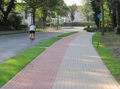 Bild 2: Für Radfahrer auf der Fahrbahn besteht keine erheblich erhöhte Gefahrenlage. Bild 2: Für Radfahrer auf der Fahrbahn besteht keine erheblich erhöhte Gefahrenlage.
