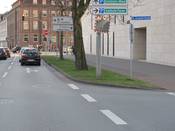 Bild 3: ... an einer Einmündung ... Bild 3: ... an einer Einmündung ...