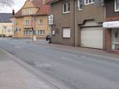 Bild 4: Soll man kurz vor der Kreuzung auf die andere Seite wechseln? Bild 4: Soll man kurz vor der Kreuzung auf die andere Seite wechseln?