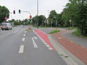 Bild 11 aus Richtung Alte Verler Straße: 2015 wurden die Radwegfurten geändert.