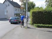 Bild 1: Die Hecke behindert die Sicht Bild 1: Die Hecke behindert die Sicht