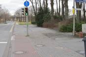 Bild 2: Der rechte (Rad-) Gehweg ... Bild 2: Der rechte (Rad-) Gehweg ...