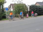 Bild 11: Die in beiden Fahrtrichtungen aufgestellten Verkehrszeichen 240 StVO müssen entfernt werden. Bild 11: Die in beiden Fahrtrichtungen aufgestellten Verkehrszeichen 240 StVO müssen entfernt werden.