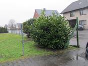 Bild 1: Aus einem Pkw heraus kann der Fahrer die Straße nicht einsehen Bild 1: Aus einem Pkw heraus kann der Fahrer die Straße nicht einsehen